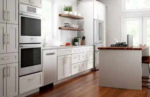The Bosch 800 Series HBL8651UC oven in a kitchen